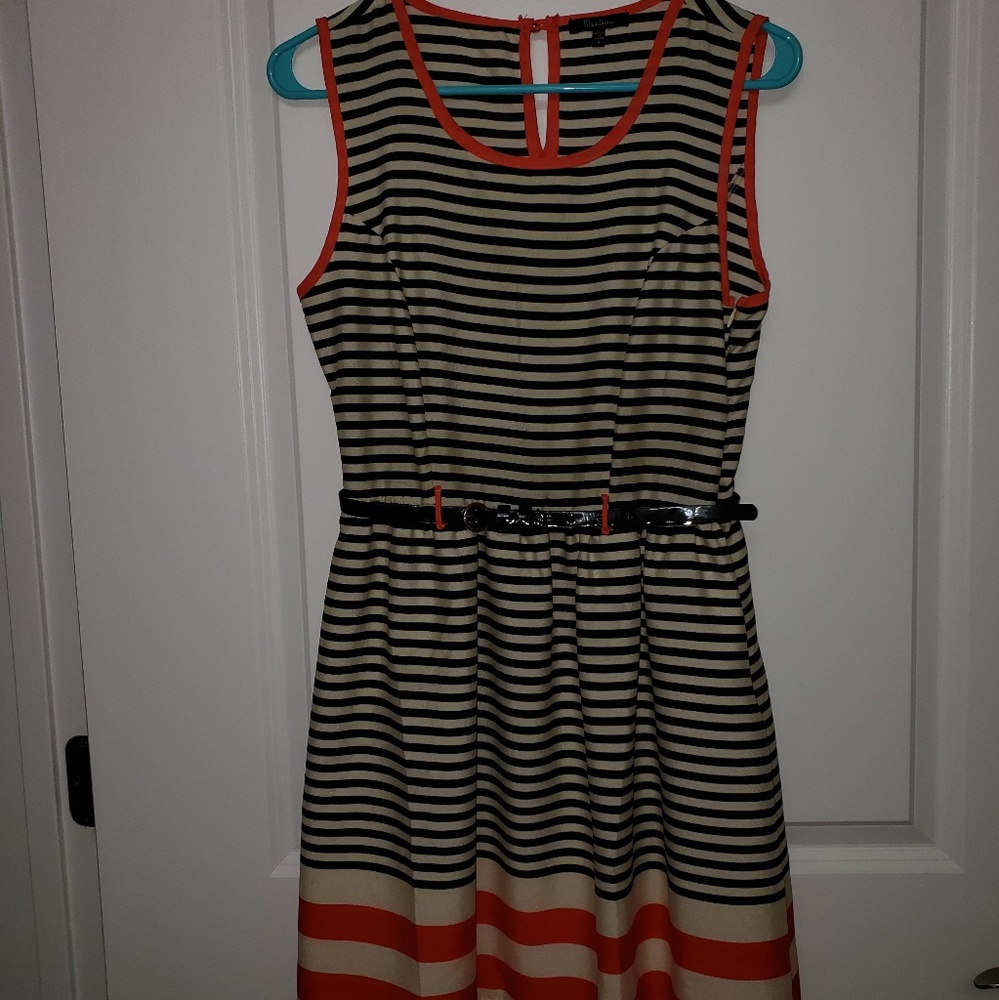 Super Cute Belted Dress, Size small